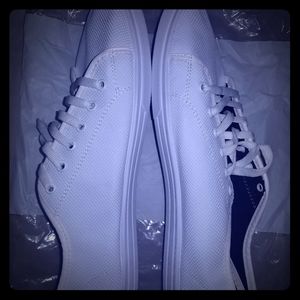 white skippy sneakers